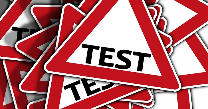 Znak drogowy z napisem TEST