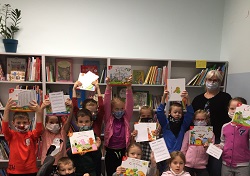 dzieci w bibliotece