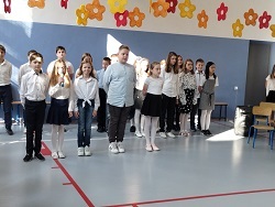 dzieci na akademii