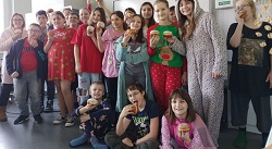 dzieci w piżama