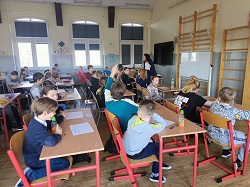 dzieci w klasie