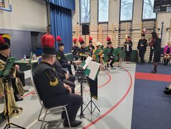 Orkiestra Górnicza na sali gimnastycznej 