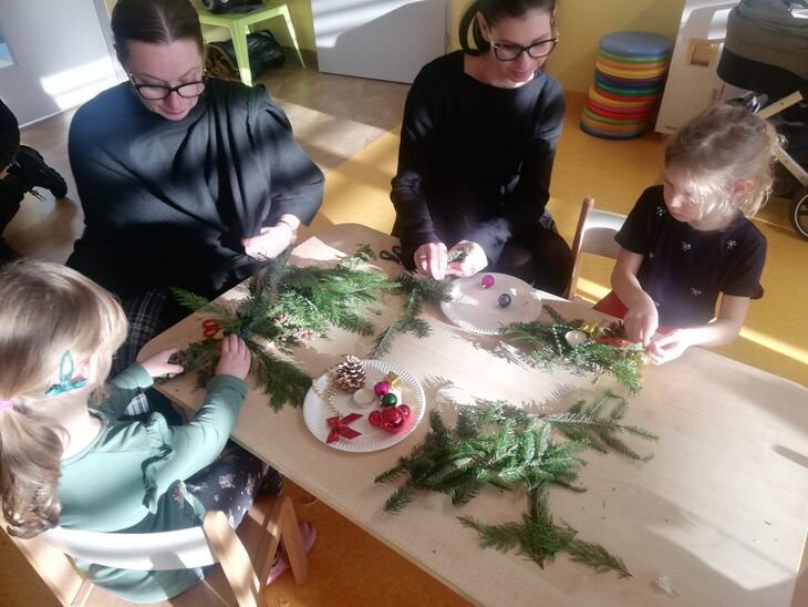 Warsztaty świąteczne w grupie Śnieżynek