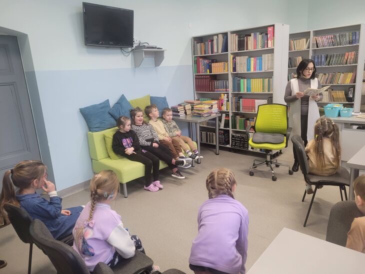 Iskierki w bibliotece