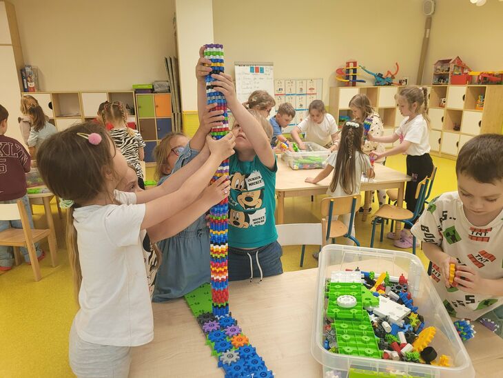 Iskierki realizujące program Kolorowa matematyka z Korbo